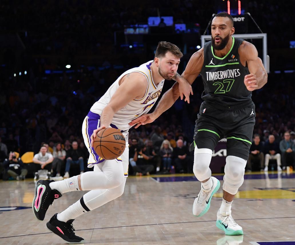 澳客馆-小牛险胜森林狼,东契奇生涯新高的简单介绍