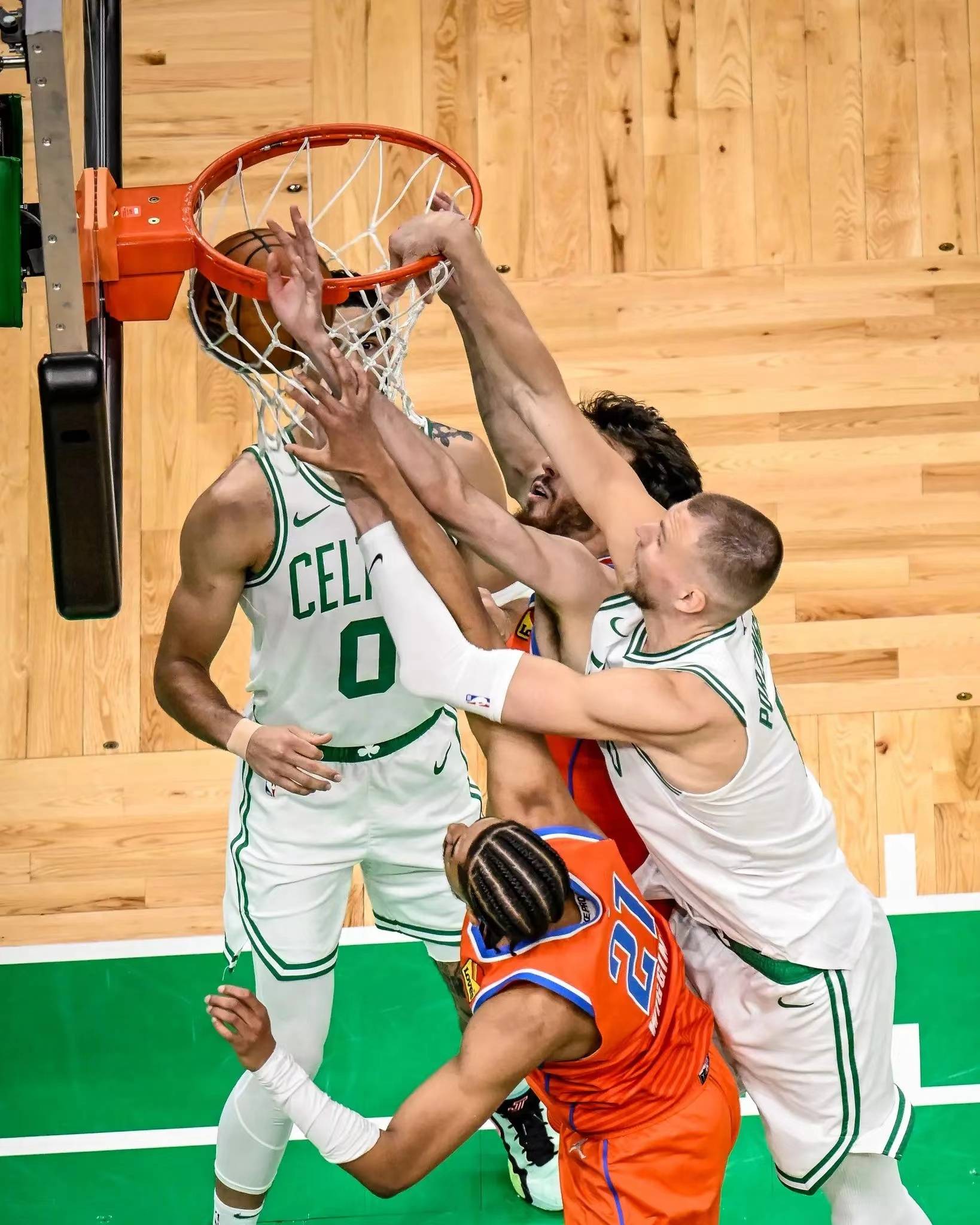 澳客地址-雄鹿负尼克斯遭遇三连败